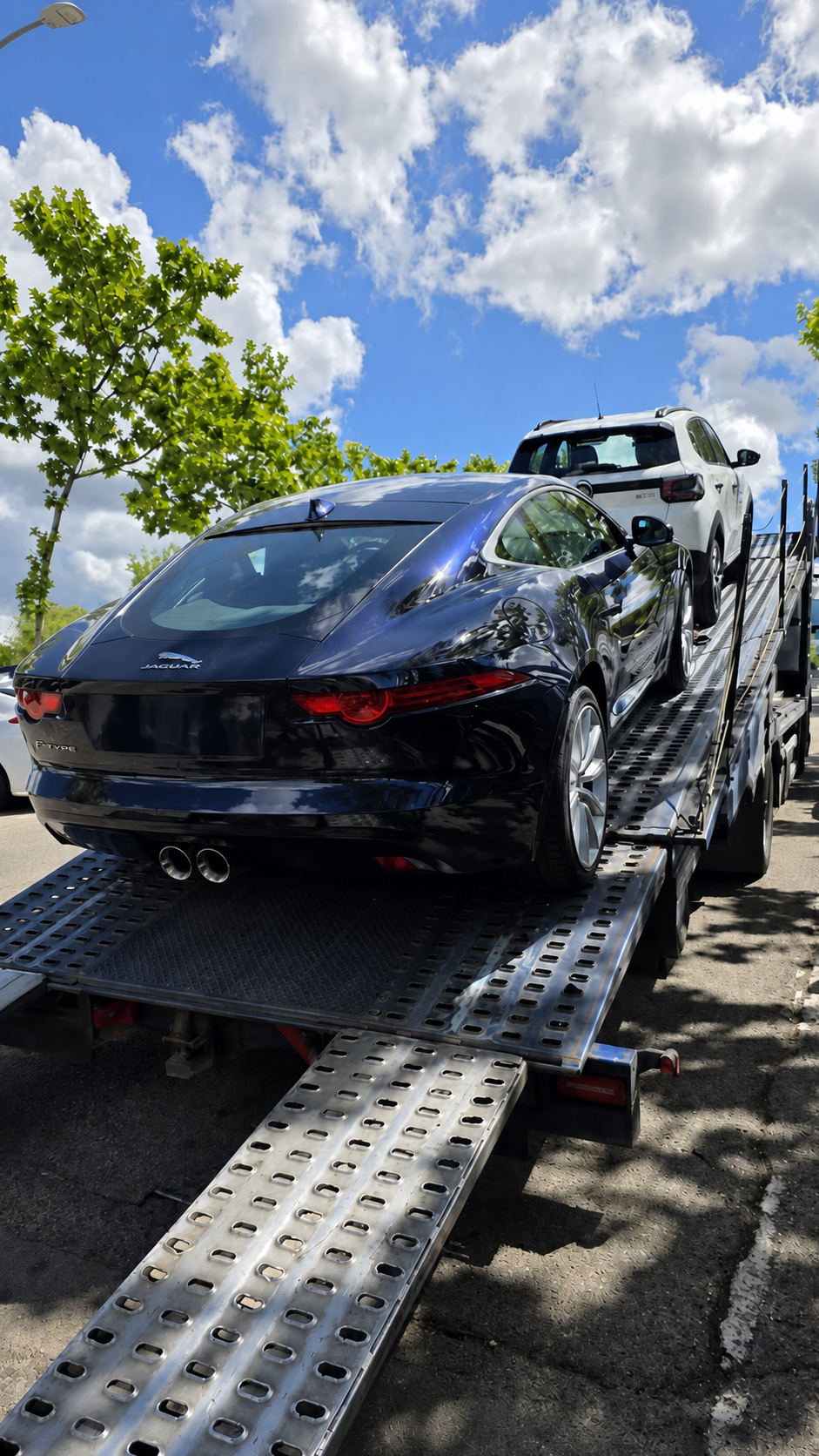 Envío de un Jaguar F-Type a Barcelona por Prime Cars Madrid